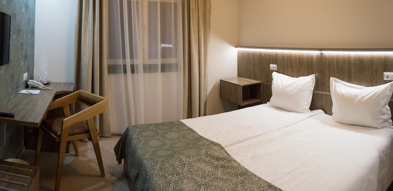 Fidelitas Hotel Sfântu Gheorghe Exterior foto
